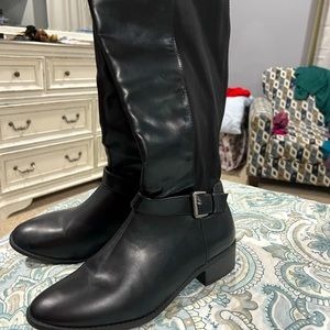 Black boots size womens 11